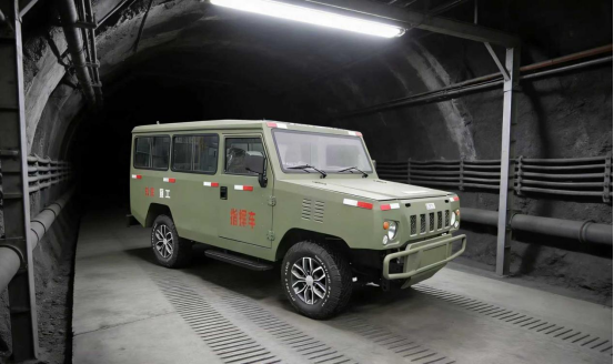 5座无轨人车