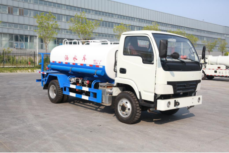 wczs-4tj防爆柴油机无轨胶轮洒水车